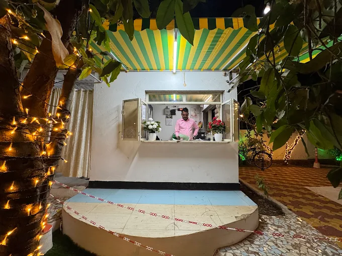 Garden seating at Swiss Hotel Rooms